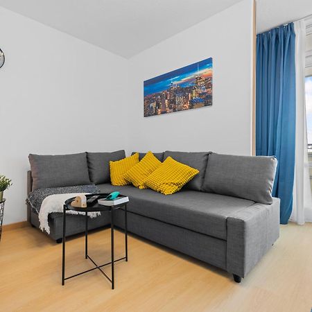 Sonniges City-Apartment Mit Suedbalkon Und Parklatz Neusass Luaran gambar