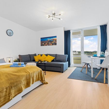 Sonniges City-Apartment Mit Suedbalkon Und Parklatz Neusass Luaran gambar
