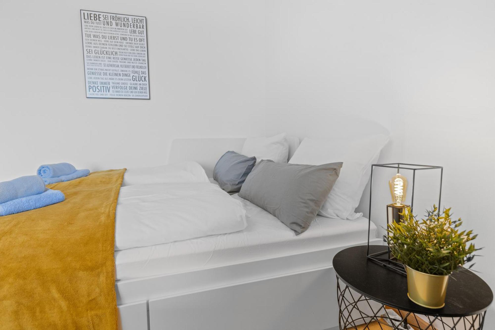 Sonniges City-Apartment Mit Suedbalkon Und Parklatz Neusass Luaran gambar