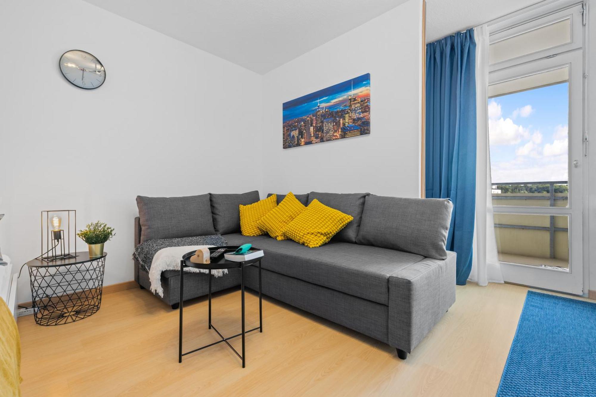 Sonniges City-Apartment Mit Suedbalkon Und Parklatz Neusass Luaran gambar