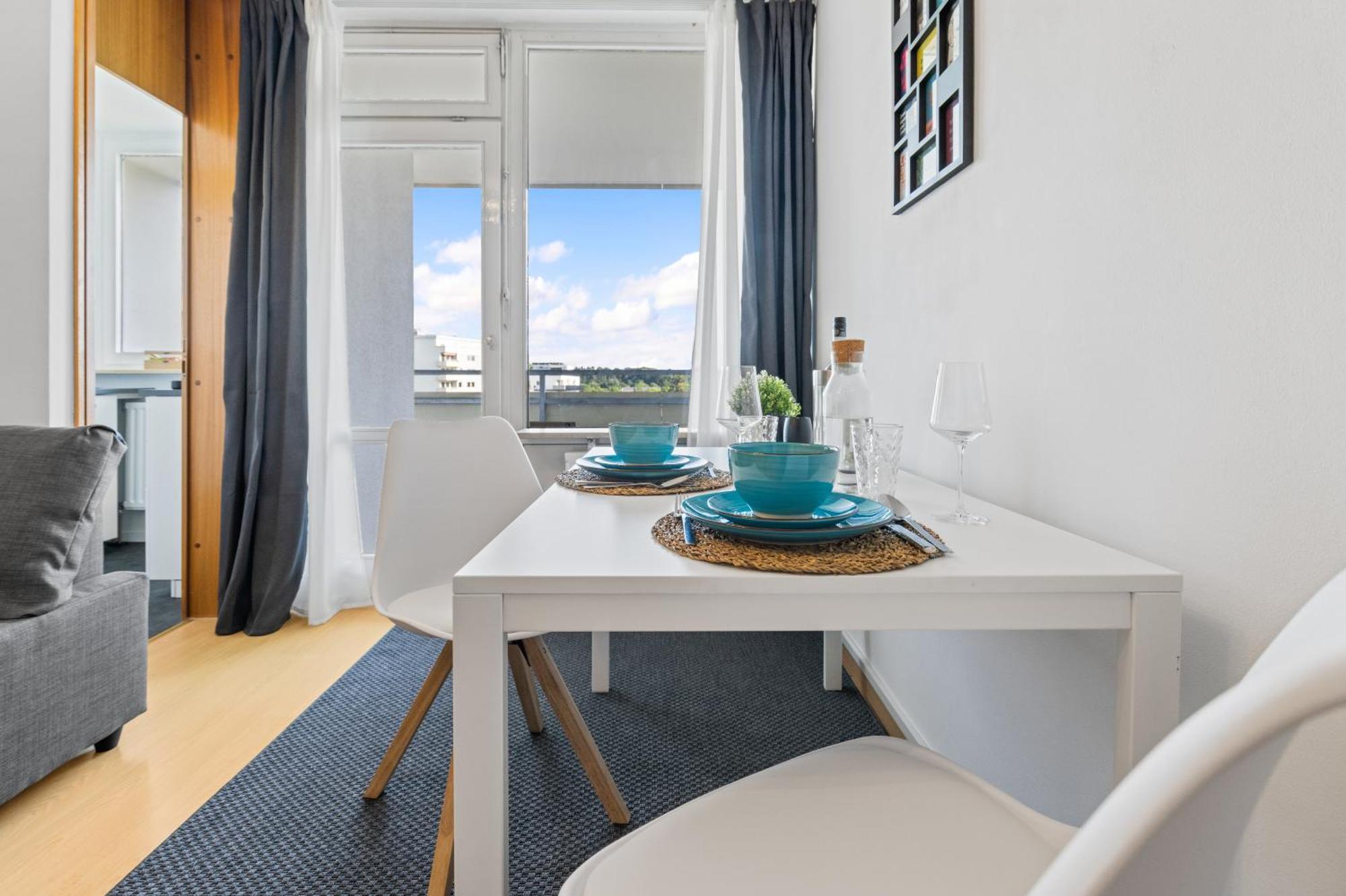 Sonniges City-Apartment Mit Suedbalkon Und Parklatz Neusass Luaran gambar
