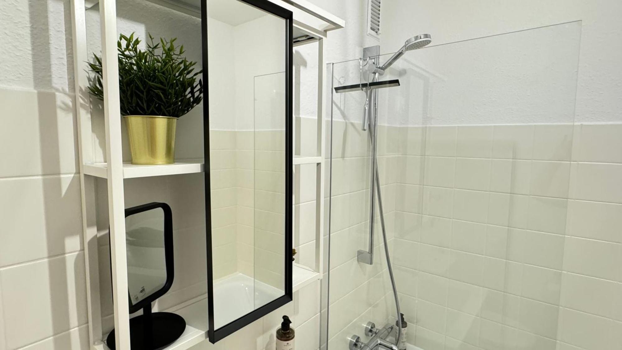 Sonniges City-Apartment Mit Suedbalkon Und Parklatz Neusass Luaran gambar