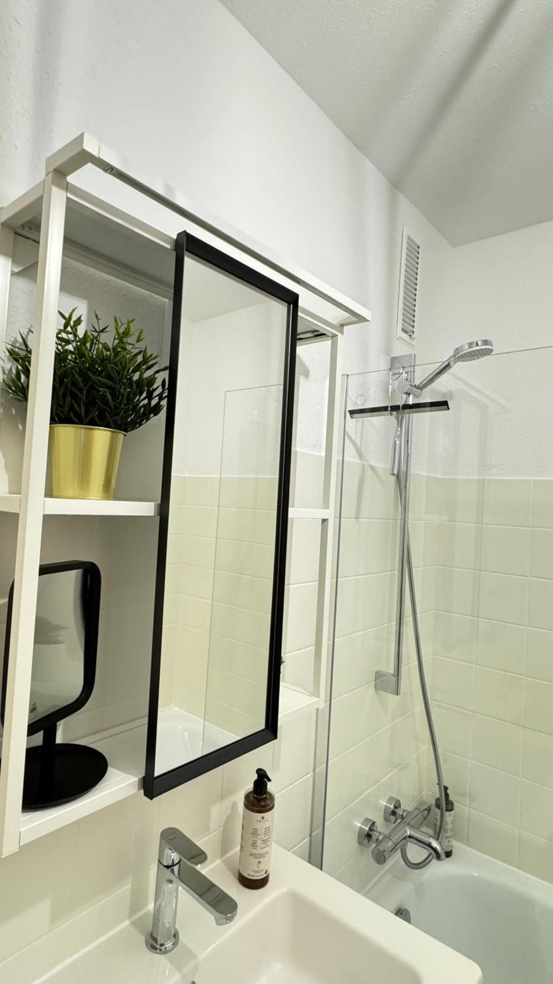 Sonniges City-Apartment Mit Suedbalkon Und Parklatz Neusass Luaran gambar